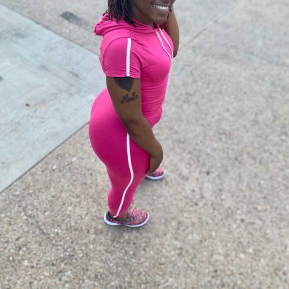 On The Run Jogger Set - Picture 3 of 6